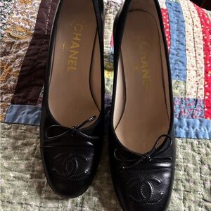 CHANEL Black Flats with Bow Detail